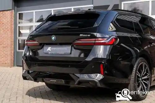 BMW 550e Touring 2025