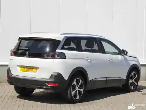 Peugeot 5008 1.2 PureTech 130 2021