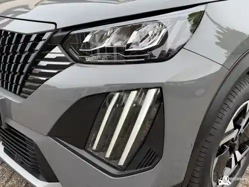 Peugeot 2008 1.2 Hybrid 145 2025