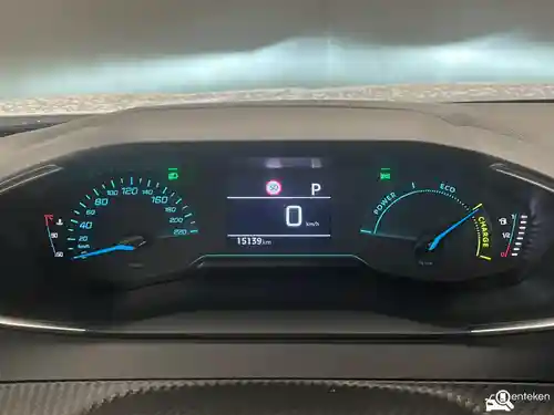 Peugeot 2008 1.2 Hybrid 136 2025