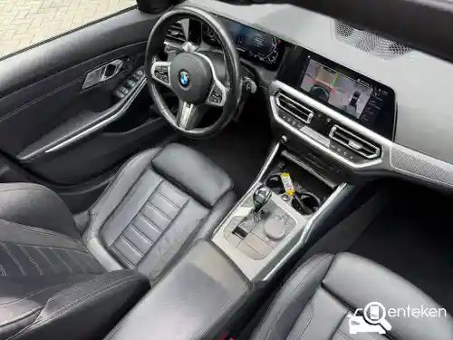 BMW 330e Touring 2021