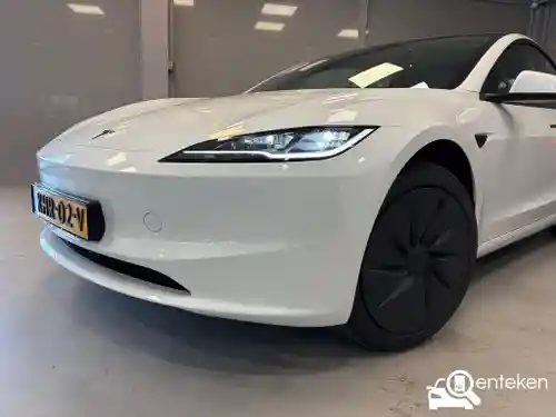 Tesla Model 3 Standard Range Plus 2026