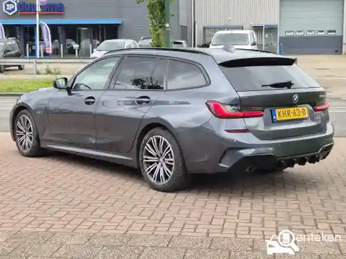 BMW 330e Touring 2022