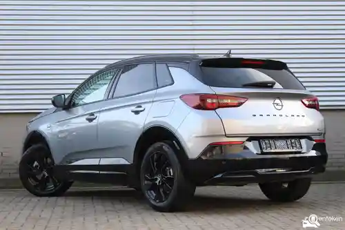 Opel Grandland 1.6 DI Turbo Hybrid 2024