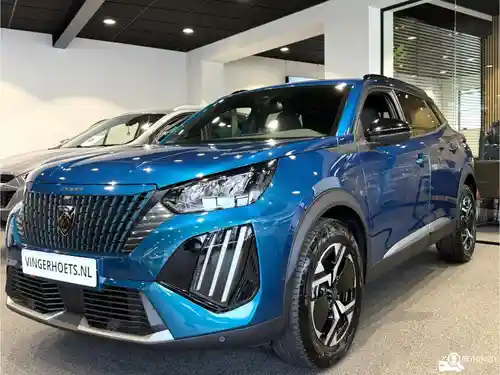 Peugeot 2008 1.2 Hybrid 136 2025