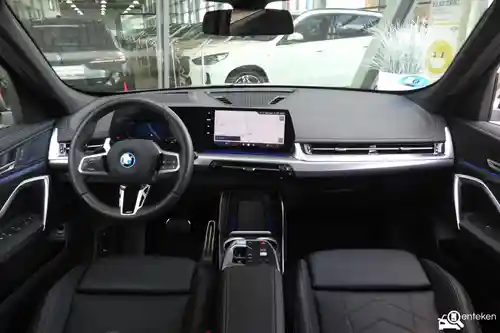 BMW iX1 eDrive20 2025