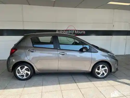 Toyota Yaris 1.5 Hybrid 2016