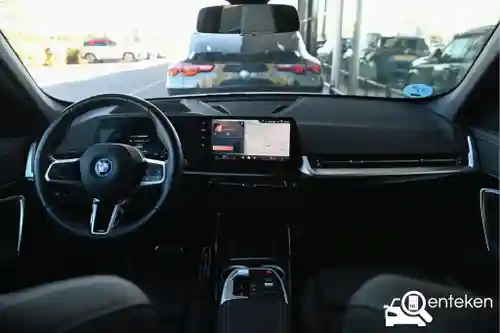 BMW iX1 xDrive30 2025