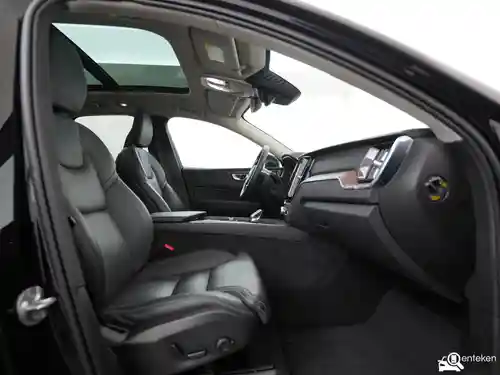 Volvo XC60 Plug-in Hybrid T8 2023