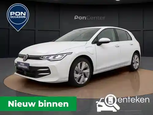 VW Golf 1.5 eHybrid 2025