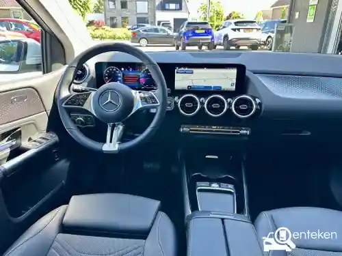 Mercedes-benz B 200 2025