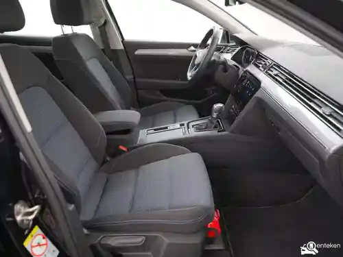VW Passat Variant GTE 2022