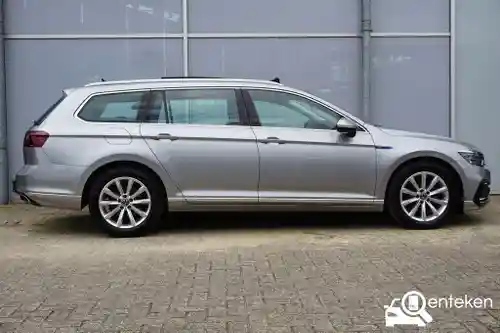 VW Passat Variant GTE 2023