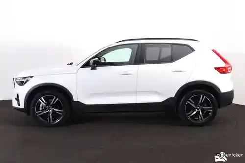 Volvo XC40 B4 2025
