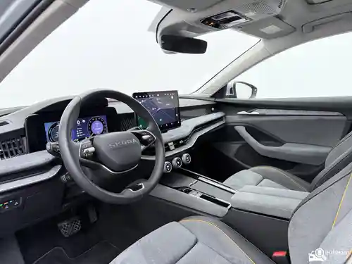 Skoda Superb iV 1.5 TSI PHEV 2025