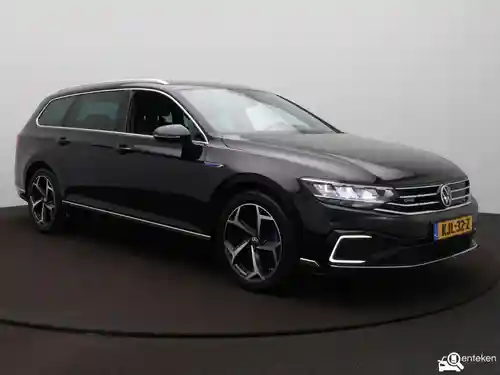 VW Passat Variant GTE 2022