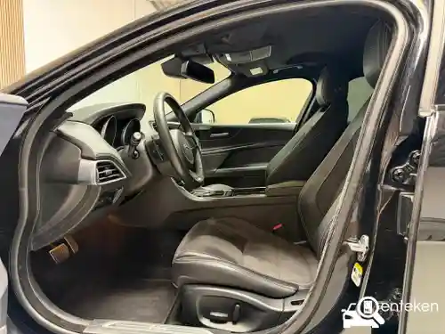 Jaguar XE 35t 2016
