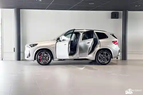 BMW iX1 xDrive30 2026