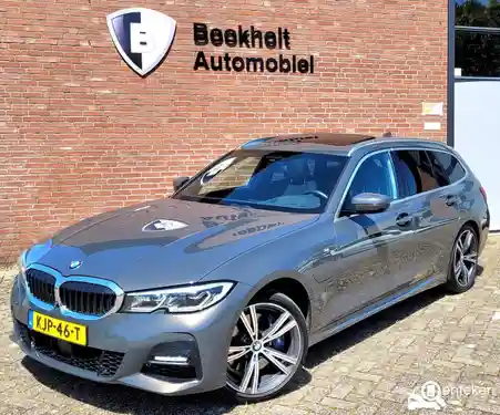 BMW 330e Touring 2021