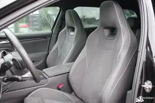 Skoda Superb iV 1.5 TSI PHEV 2025