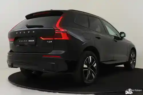 Volvo XC60 T8 2026