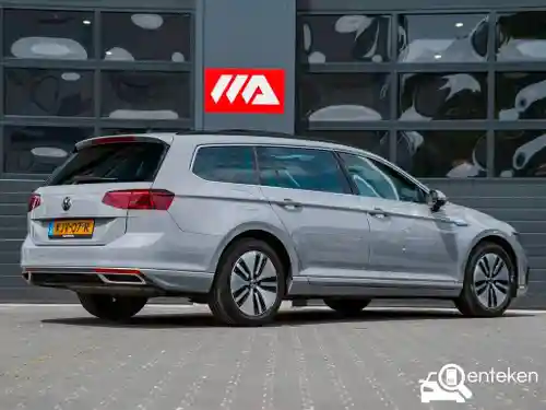 VW Passat Variant GTE 2022