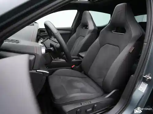 CUPRA Leon 1.5 e-HYBRID 2025