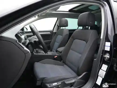 VW Passat Variant GTE 2022