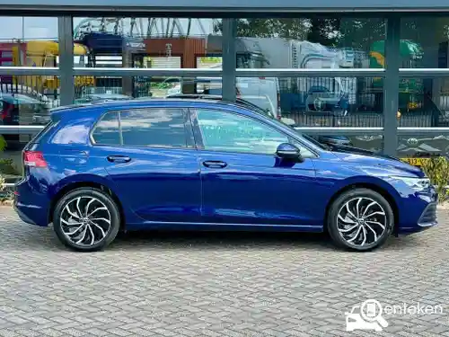 VW Golf 1.0 eTSI 2021