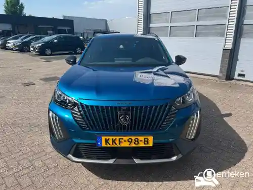 Peugeot 2008 1.2 Hybrid 136 2025