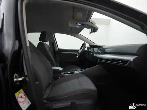 VW Golf 1.0 eTSI 2023