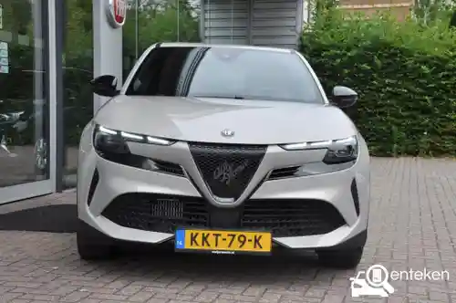 Alfa Romeo Junior Ibrida 1.2 VGT 48V-Hybrid 2025