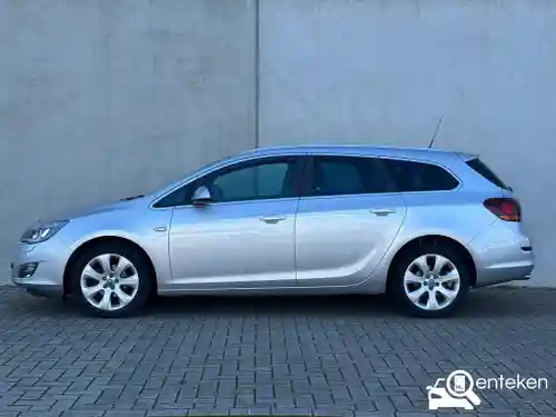 Opel Astra Sports Tourer 1.4 Turbo 2011
