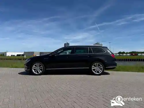 VW Passat Variant GTE 2016