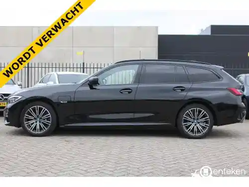 BMW 330e Touring 2022