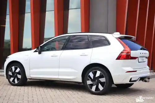 Volvo XC60 Plug-in Hybrid T8 2023
