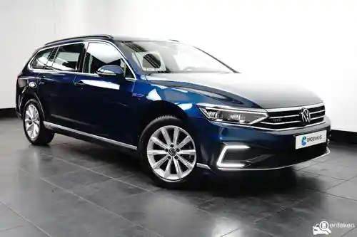 VW Passat Variant GTE 2023