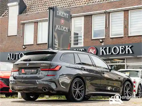 BMW 330e Touring 2021