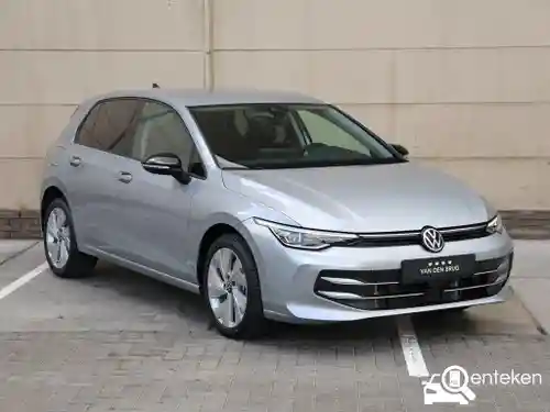 VW Golf 1.5 eHybrid 2025