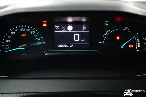 Peugeot 2008 1.2 Hybrid 136 2025