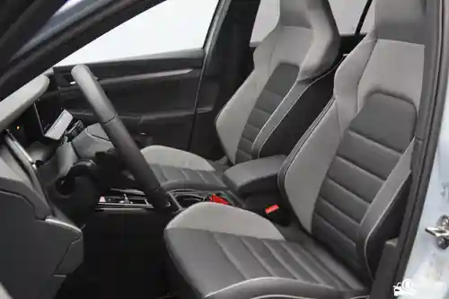 VW Golf GTE 2025