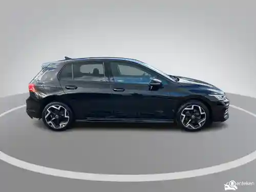 VW Golf 1.5 eTSI 2025