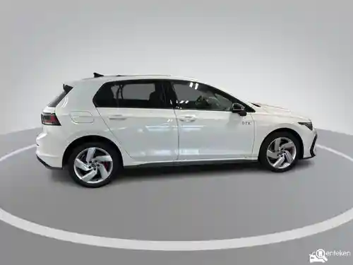 VW Golf GTE 2025