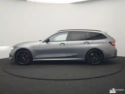BMW 330e Touring 2022