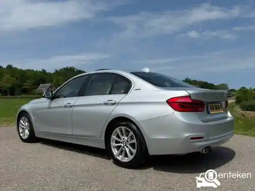 BMW 330e iPerformance 2016