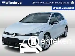 VW Golf 1.5 eHybrid 2025