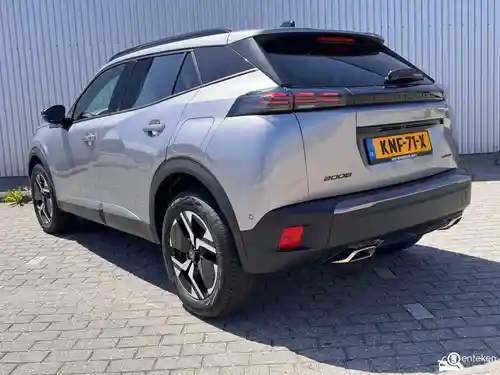 Peugeot 2008 1.2 Hybrid 136 2025