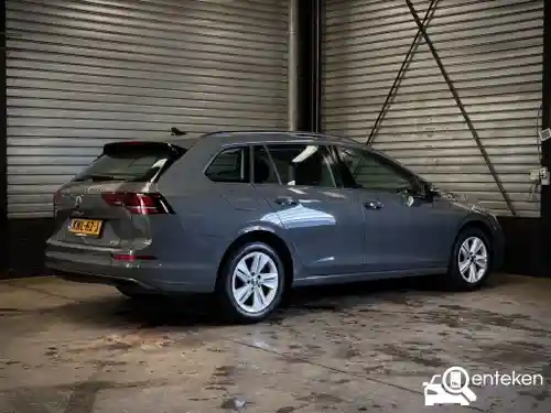 VW Golf Variant 1.5 eTSI 2025