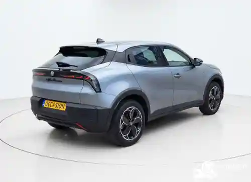 Alfa Romeo Junior Elettrica 156 2025