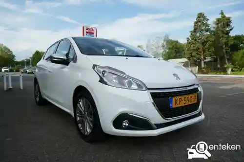 Peugeot 208 1.2 PureTech 82 2016